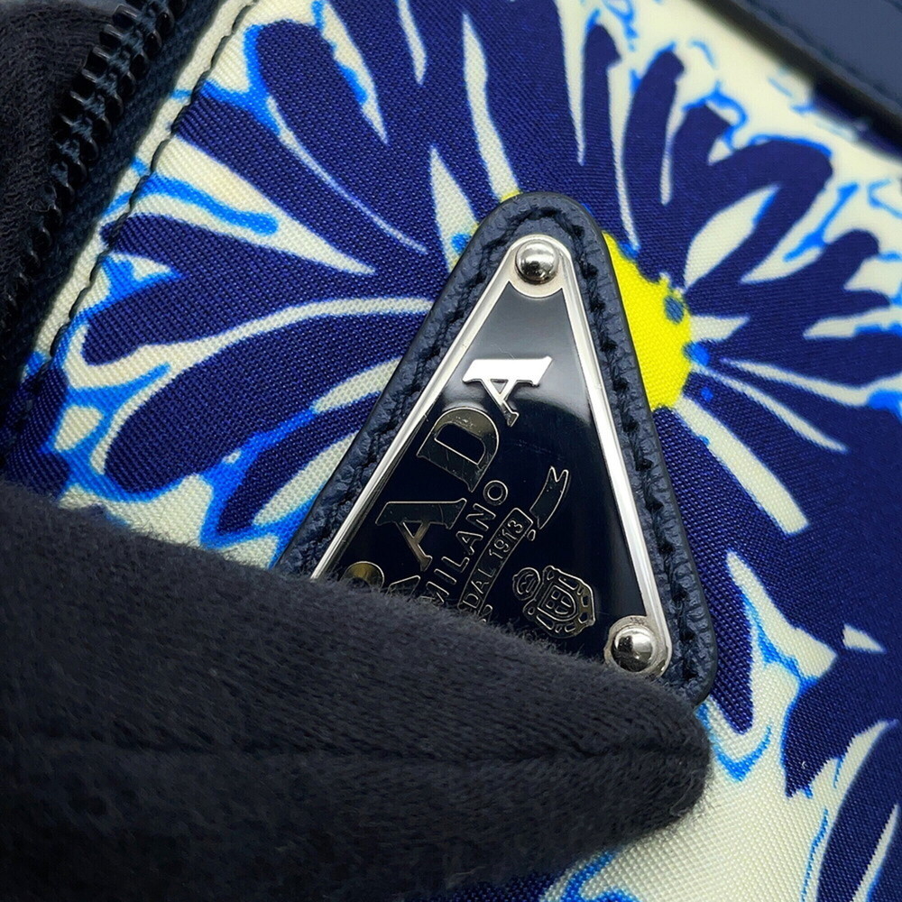 PRADA Bag - Picture 12 of 16